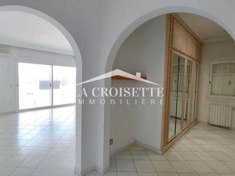 Villa S+4 à Gammarth